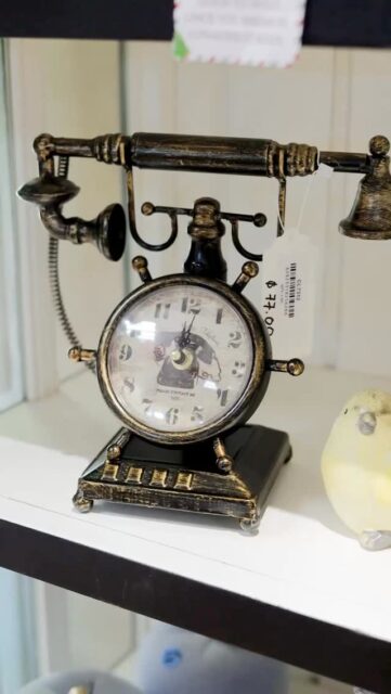 Father’s Day gift ideas have arrived.

Our new collection of clocks are full of character, vintage-inspired pieces, industrial finishes and designs that feel right at home in a study, office, patio, or tucked among a well-lived-in space.

A thoughtful gift for the dads who appreciate the details.

#vigoronursery #caymangardening #caymanislands #elegantliving #fathersdaygiftideas